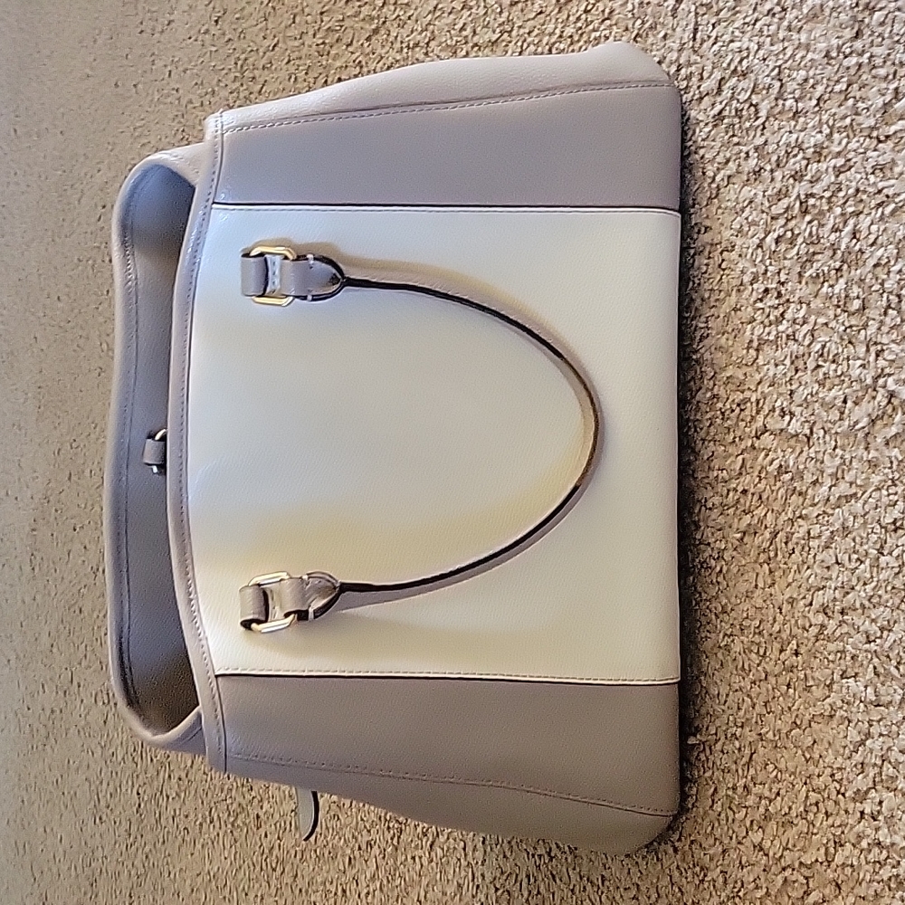 Coach Handbag Authentic Very Nice Condition - Picture 10 of 10
